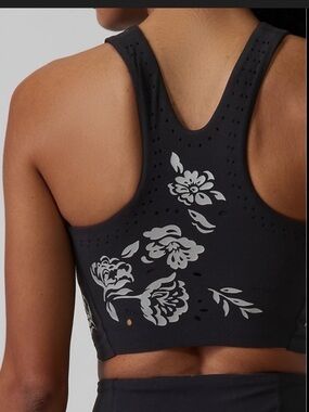 Athleta Conscious Crop Top